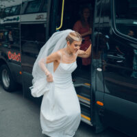 Bryllupsfotograf-brud-taxi-rådhuset-001